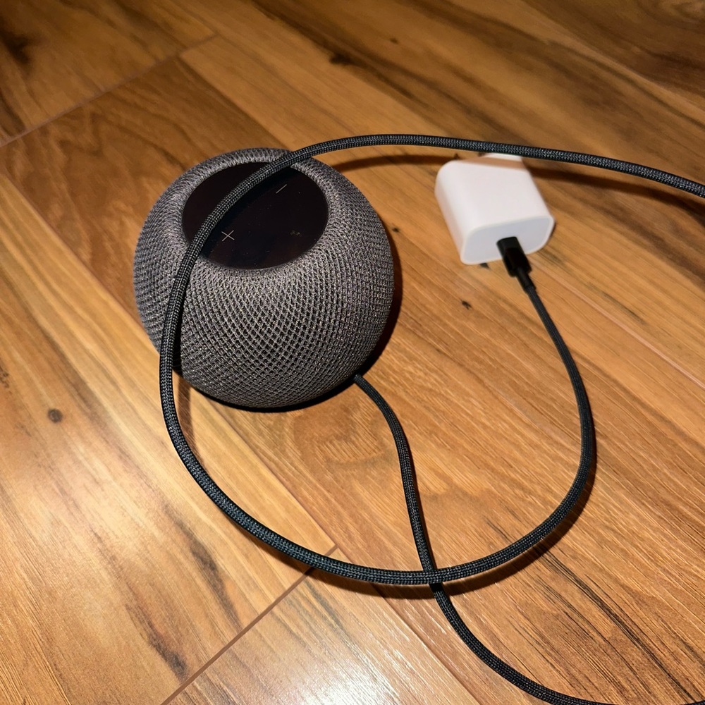 Apple - HomePod Mini BLACK (Basically New)
